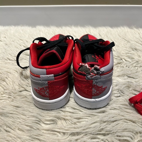 AIR JORDAN 1 LOW SE SPLIT SNEAKERS - Picture 4 of 13